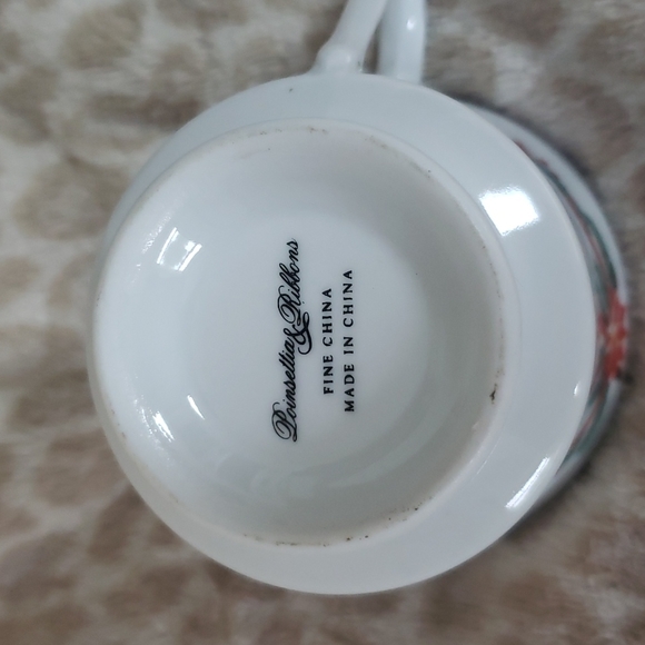 Poinsettias & Ribbons Fine China Tea Cup & Saucer Set - Picture 3 of 8